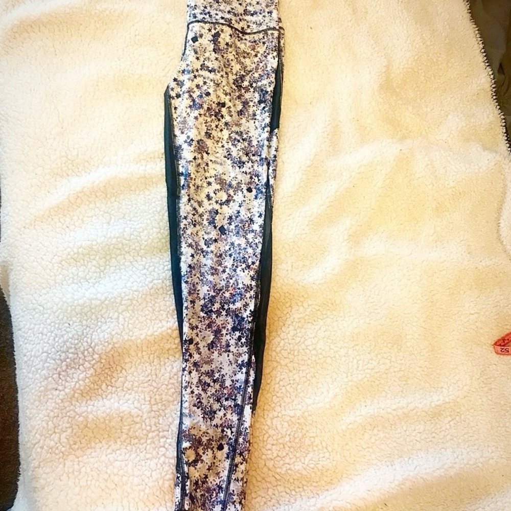 Victoria’s Secret sport leggings